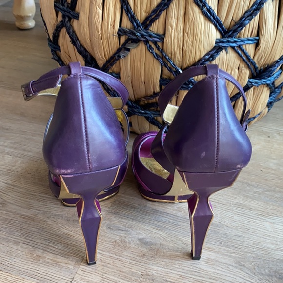 VERY SEXY PURPLE AND GOLD BEBE PLATFORMS - Picture 10 of 11